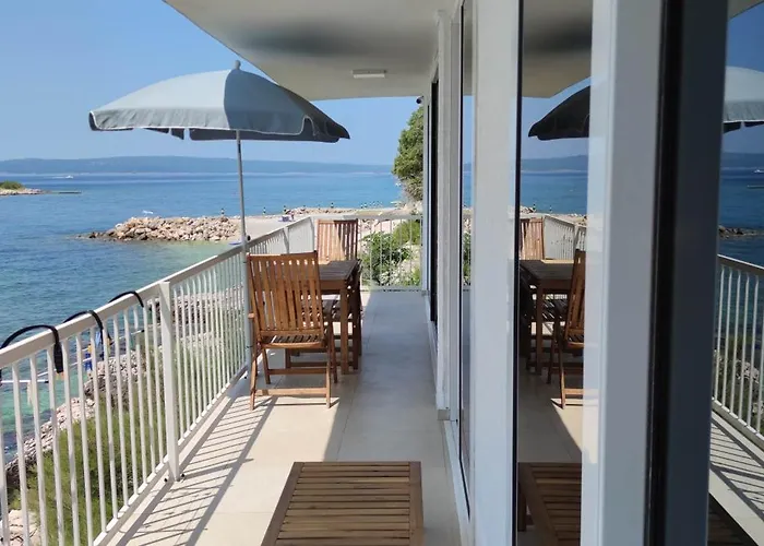 House Novi アパート *