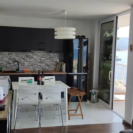 Apartment Beach House Novi